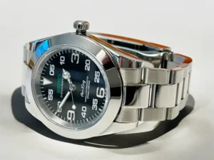 Seiko Mod Air King 2016, bekannt für ihr zeitloses Design und präzise Uhrmacherkunst, ein Symbol für Stil und Eleganz.