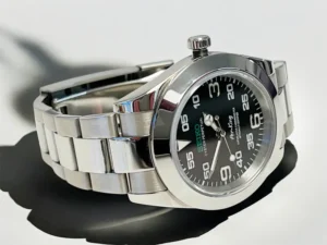 Seiko Mod Air King 2016, die auf der Plattform customwatchmod.com zum Verkauf steht.