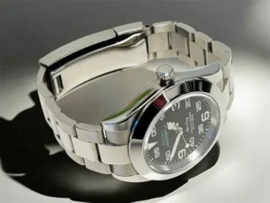 Abbildung einer zum Verkauf stehenden Seiko Mod Air King 2016 auf customwatchmod.com, elegant und stilvoll präsentiert.