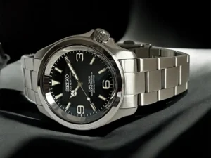 Seiko Mod Explorer side view – Seiko Mod watches with Oyster bracelet