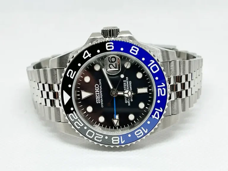 Seiko Mod GMT Master II Batgirl Frontansicht mit blau-schwarzem GMT Inlay und Jubilee