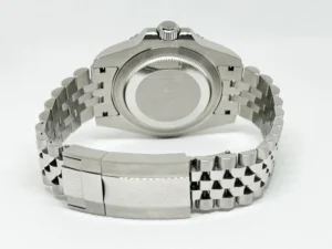 Seiko Mod GMT Master II Batgirl Rückansicht mit Jubilee-Armband und Gehäuseboden