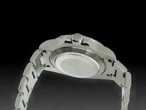 Seiko Mod Yacht-Master Stealth – Rückseite mit Gehäuseboden und Armbanddetails