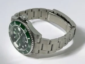 Ansicht von oben links - Seiko Sub Mod Hulk meets Starbucks - Ein Seiko Modding von Custom Watch Mod